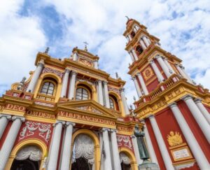 San Francisco | El Centro Histórico de Salta a pie | Legado Mítico Salta